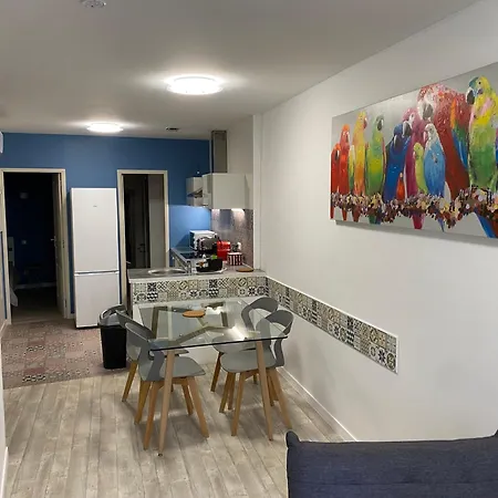 Accostage Vieux-port - & Parking En Option *
