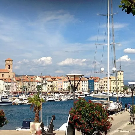 Accostage Vieux-port - & Parking En Option